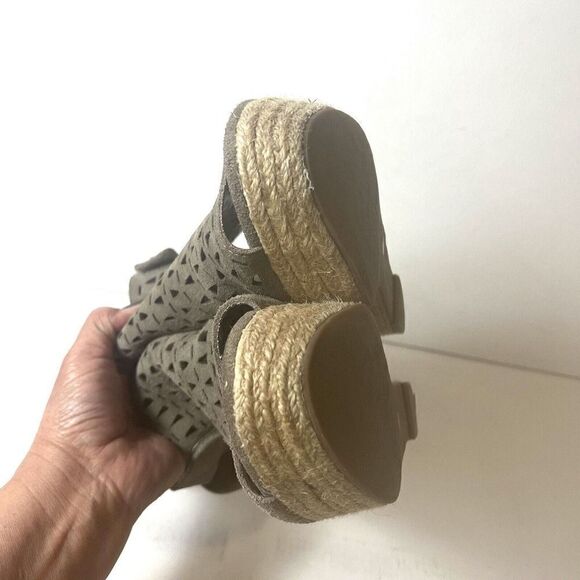 Marc Fisher Taupe Suede Ultra High Heels Wedge Cut Out Wrap Women's 9 M Peep Toe - Picture 6 of 10